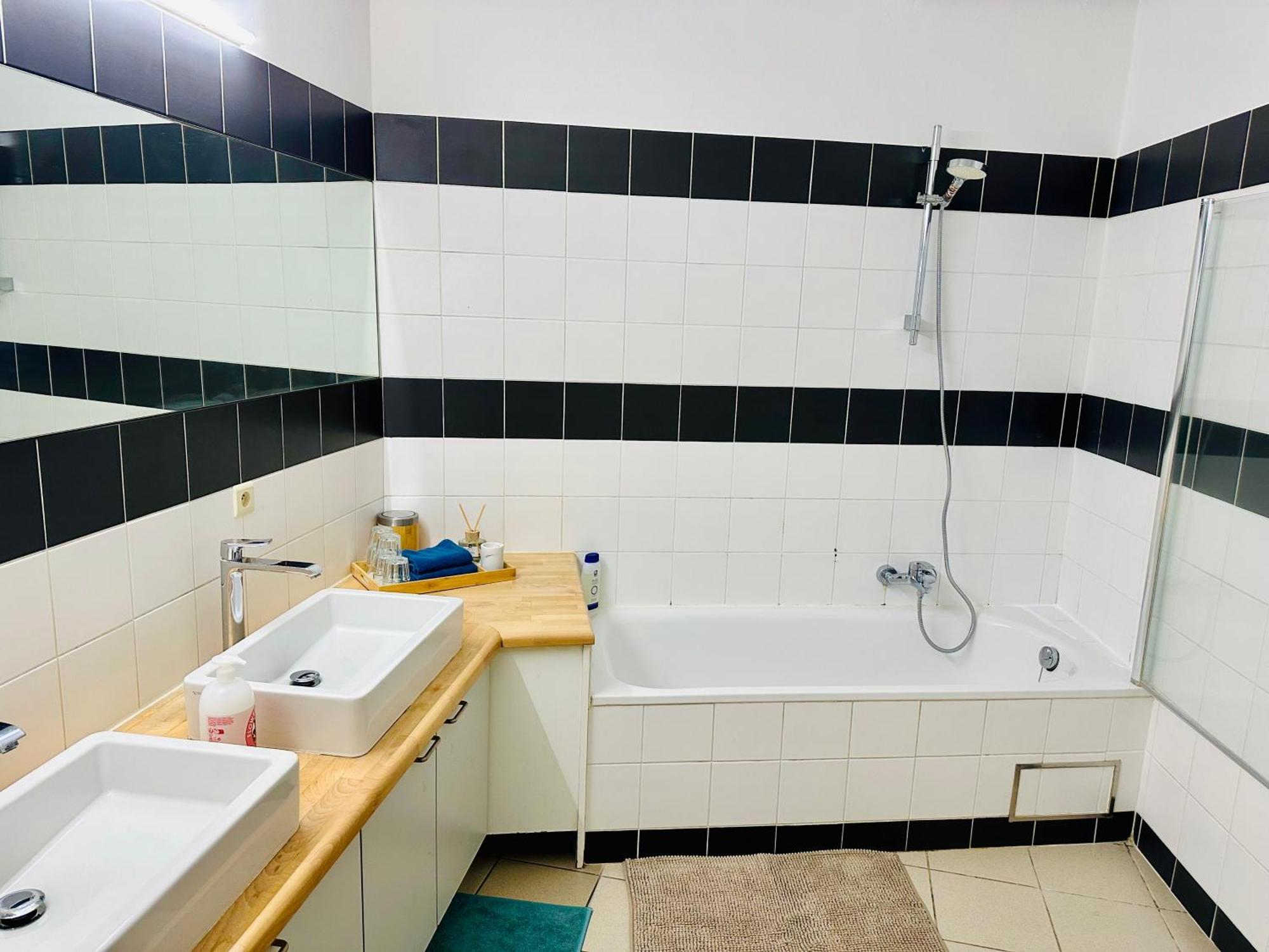 Down Town Oasis-Spacious Loft With Private Parking Brüssel Exterior foto